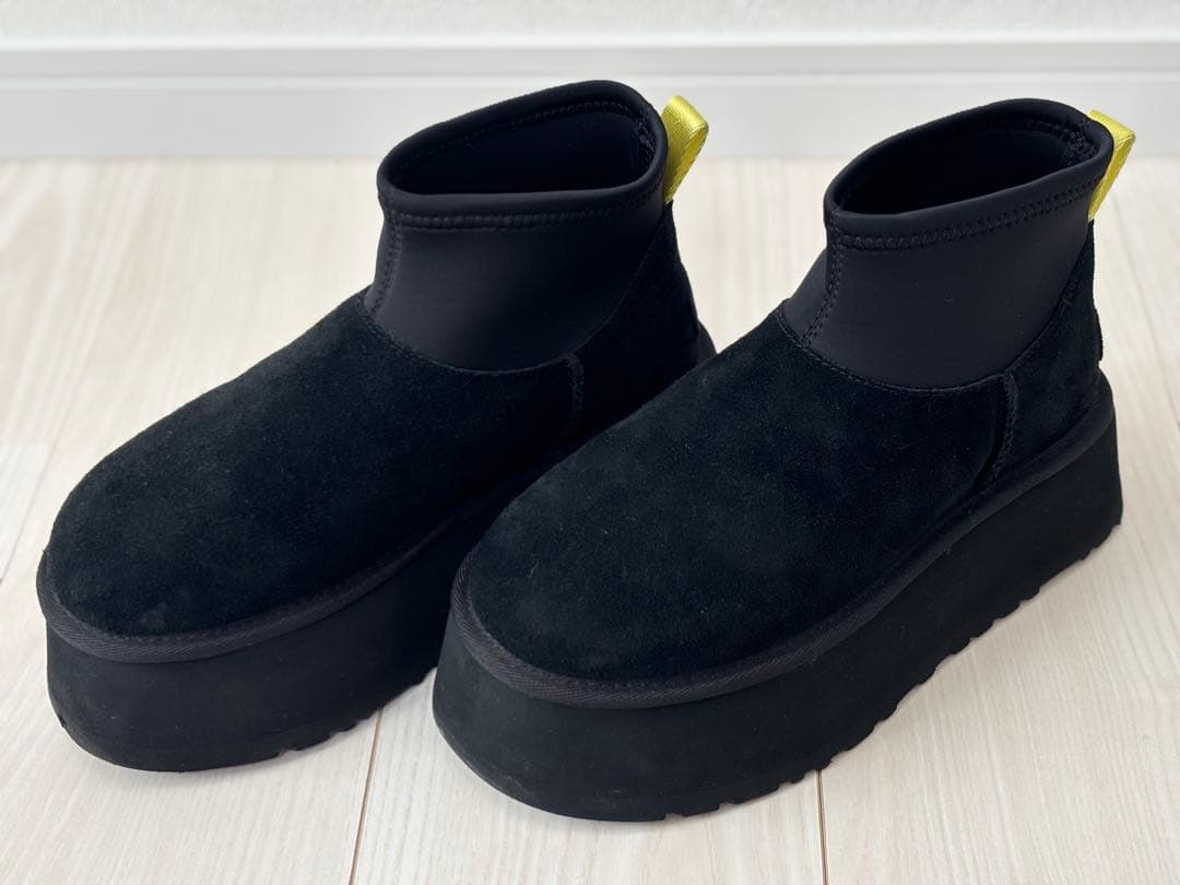 [現品限り]UGG Classic Mini Dipper ブラック 23cm