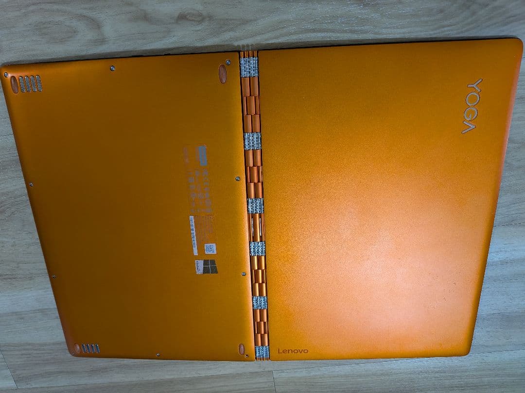 Lenovo Yoga900 13.3型　モバイルノートパソコン