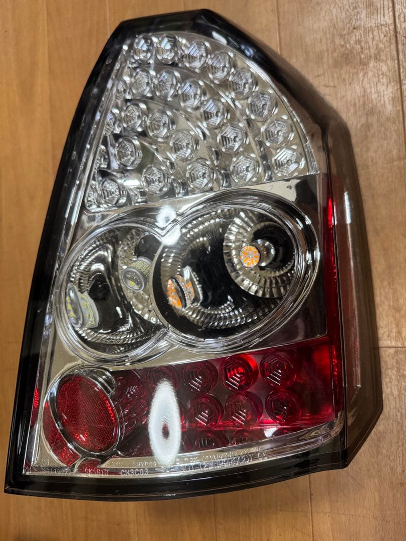 2005-2007y クライスラー 300C LEDテールライト