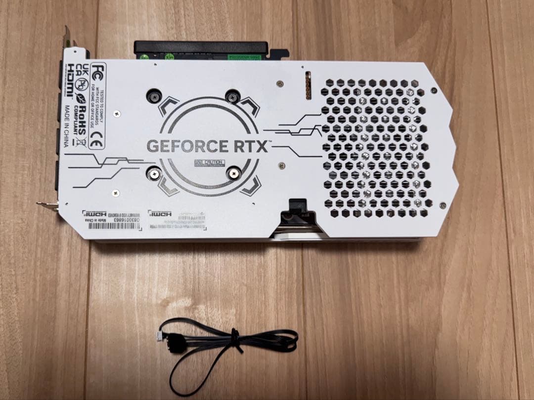 【美品】玄人志向 RTX4060 8GB ホワイト 2ヶ月使用