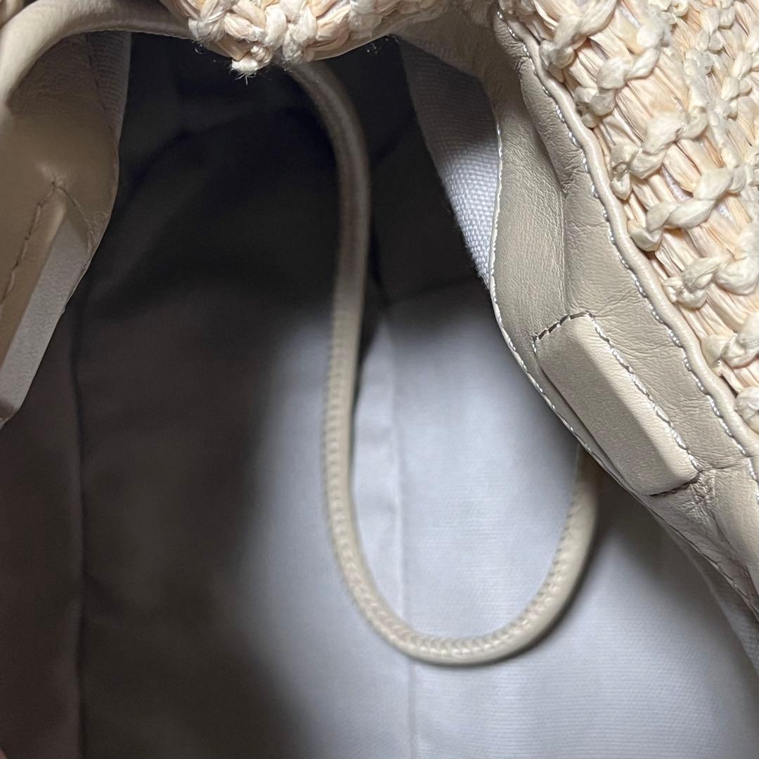 【極美品】ＨＥＲＥＵ　ヘリュー　ボンボンバッグ　ラフィア