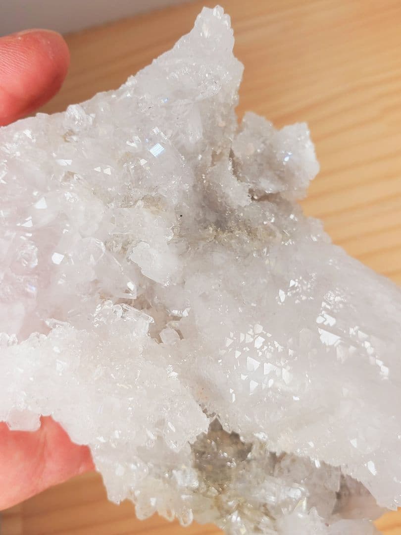 天使の輝き！約400g☆カテドラル水晶クラスター(龍穴あり)