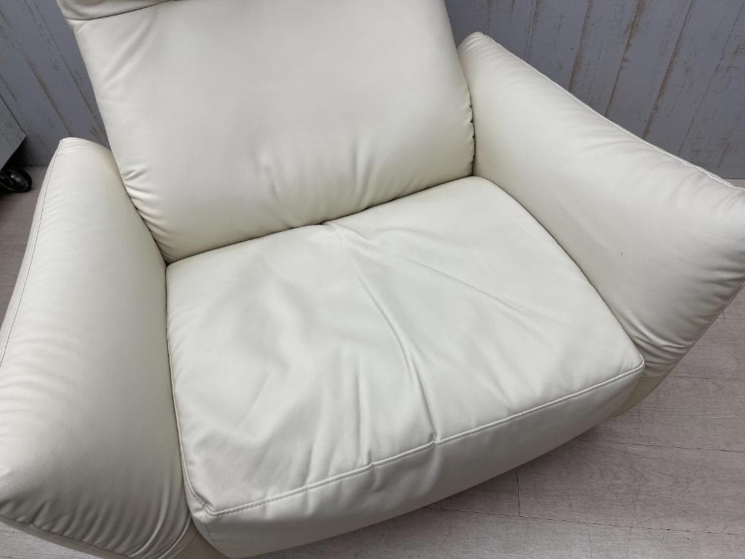 美品　リクライニングソファ ホワイト レザー 一人掛け 脚付き