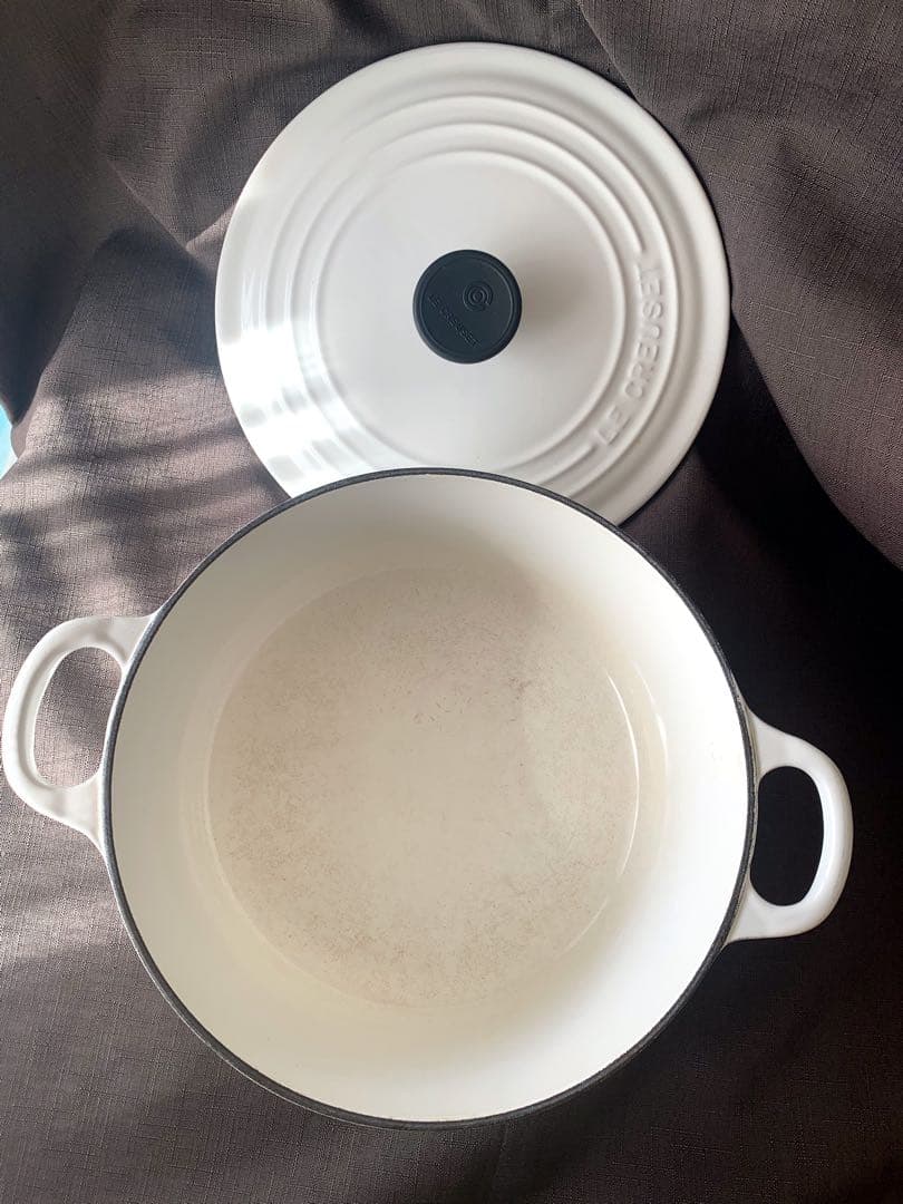 ル・クルーゼ　22㎝　白　フランス製 丁度良い大きさ　時短料理