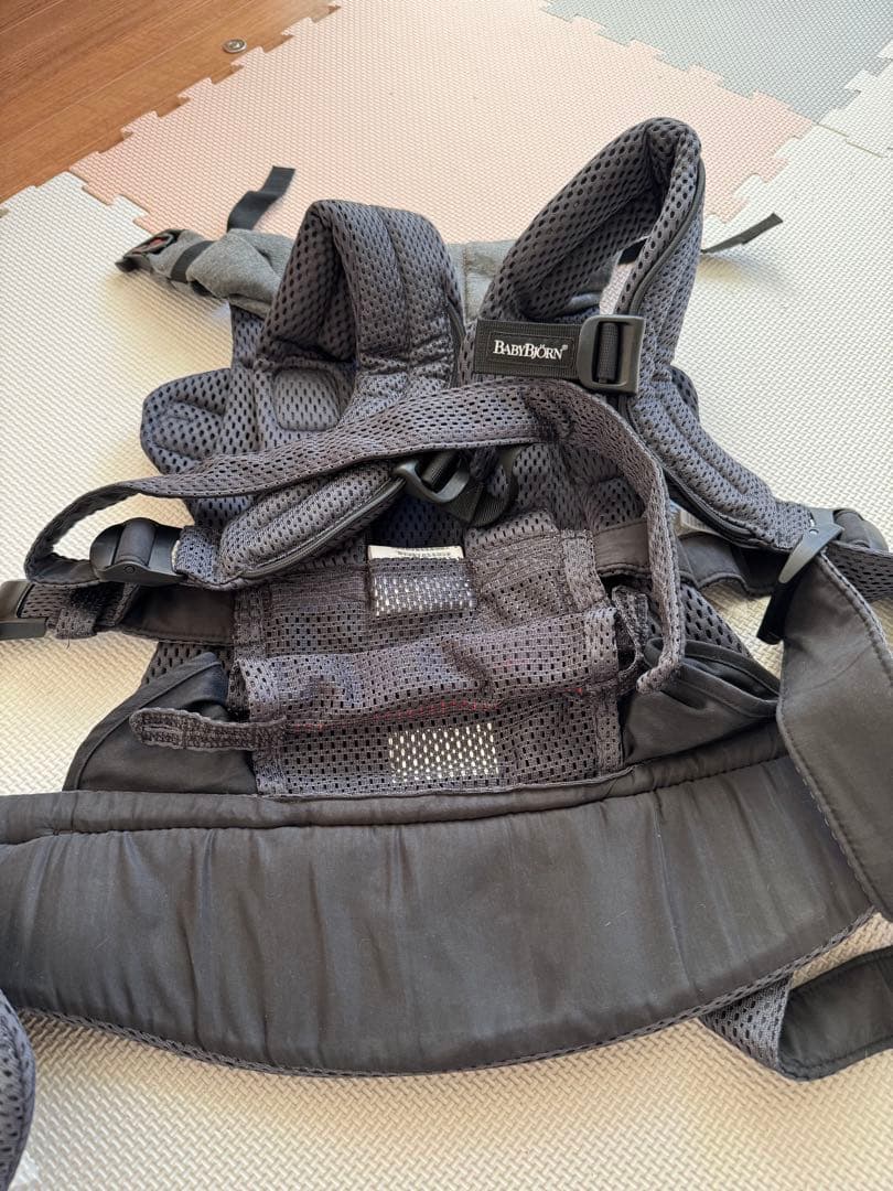【超美品】BABYBJÖRN 抱っこ紐 グレー メッシュ