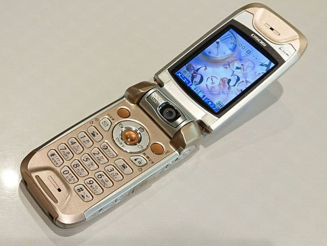 美品 ドコモ docomo D506i PINK ピンク ガラケー 卓上ホルダ付