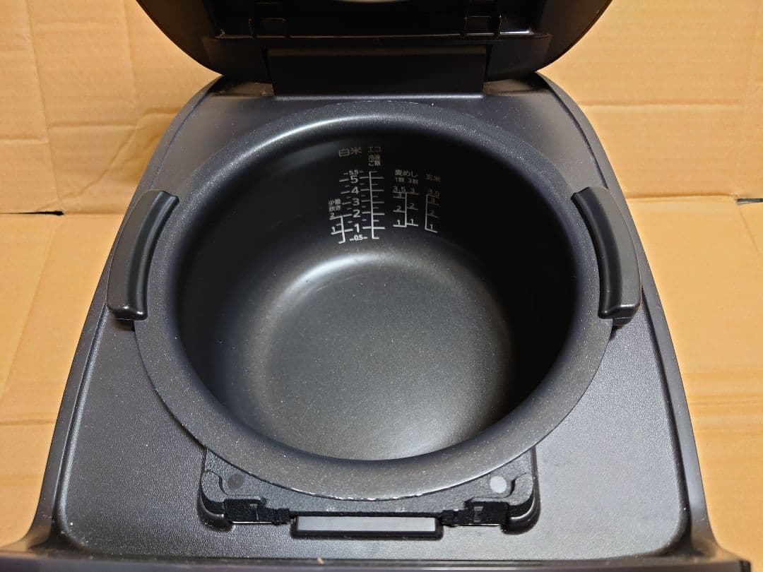 タイガー 圧力炊飯器 5.5合炊き JPV-B100 22年製