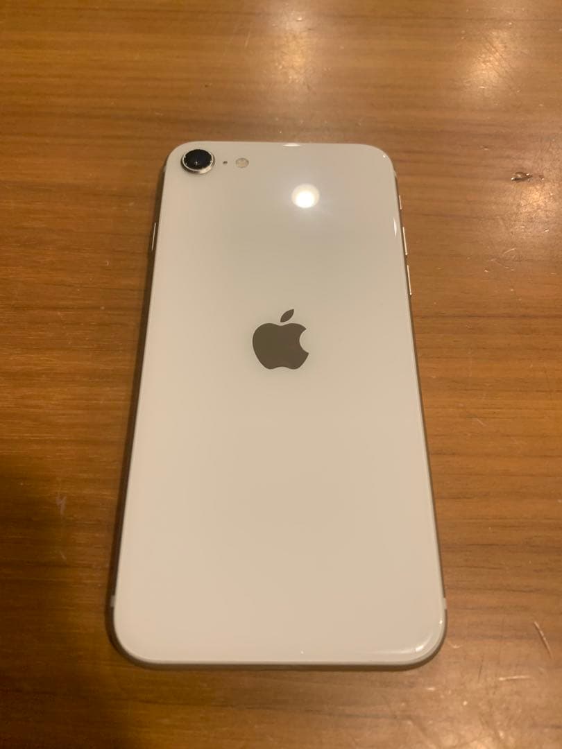 iPhone se 第3世代　スターライト　64ギガ