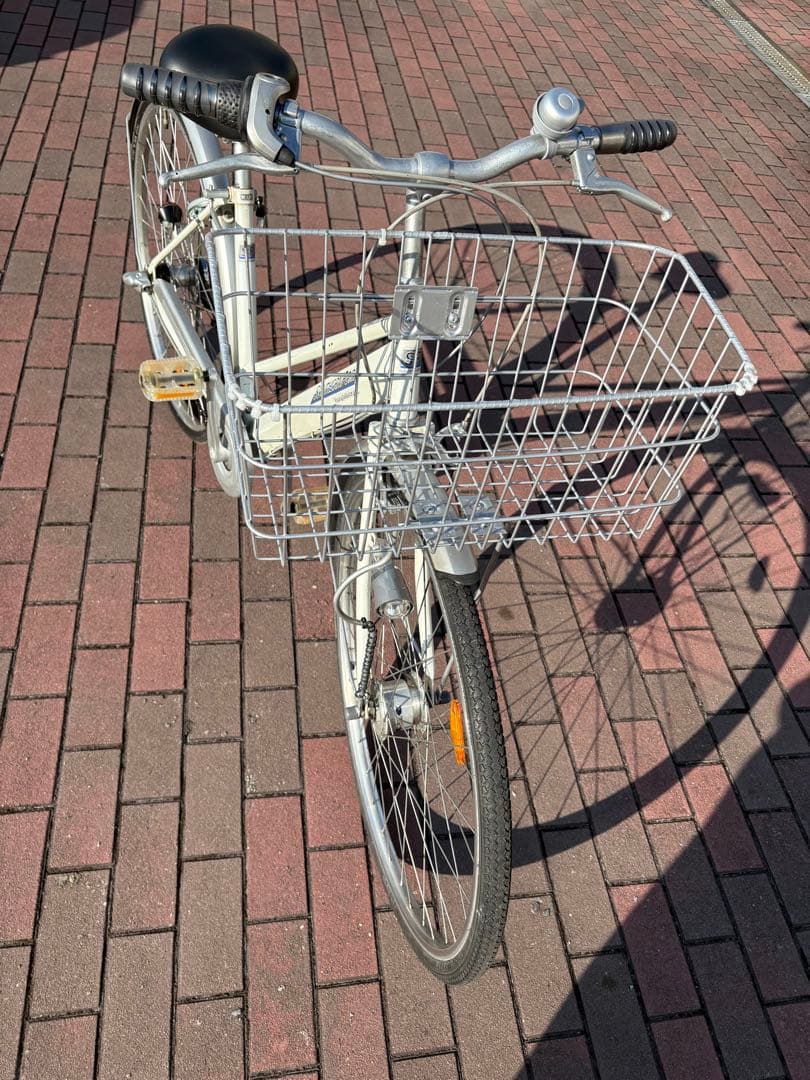 新品サドル/グリップ/ペダルの オートライト軽快車(27㌅)お届け出来ます。