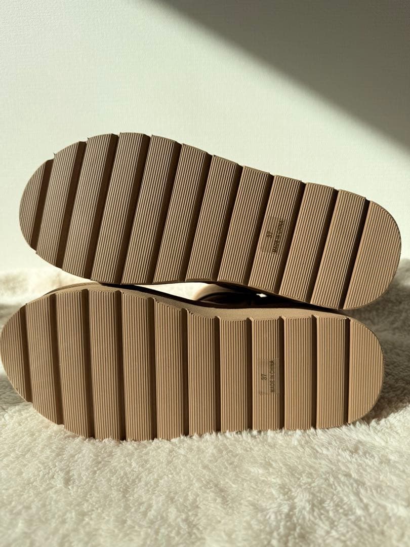 【新品&即発送】ハーリップトゥベージュ スエードファー付き厚底ムートンブーツ