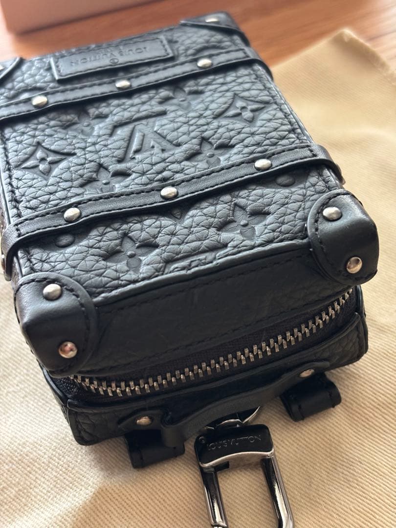 ルイヴィトン トリヨン クレ バックパック トランク M00850 キーリング