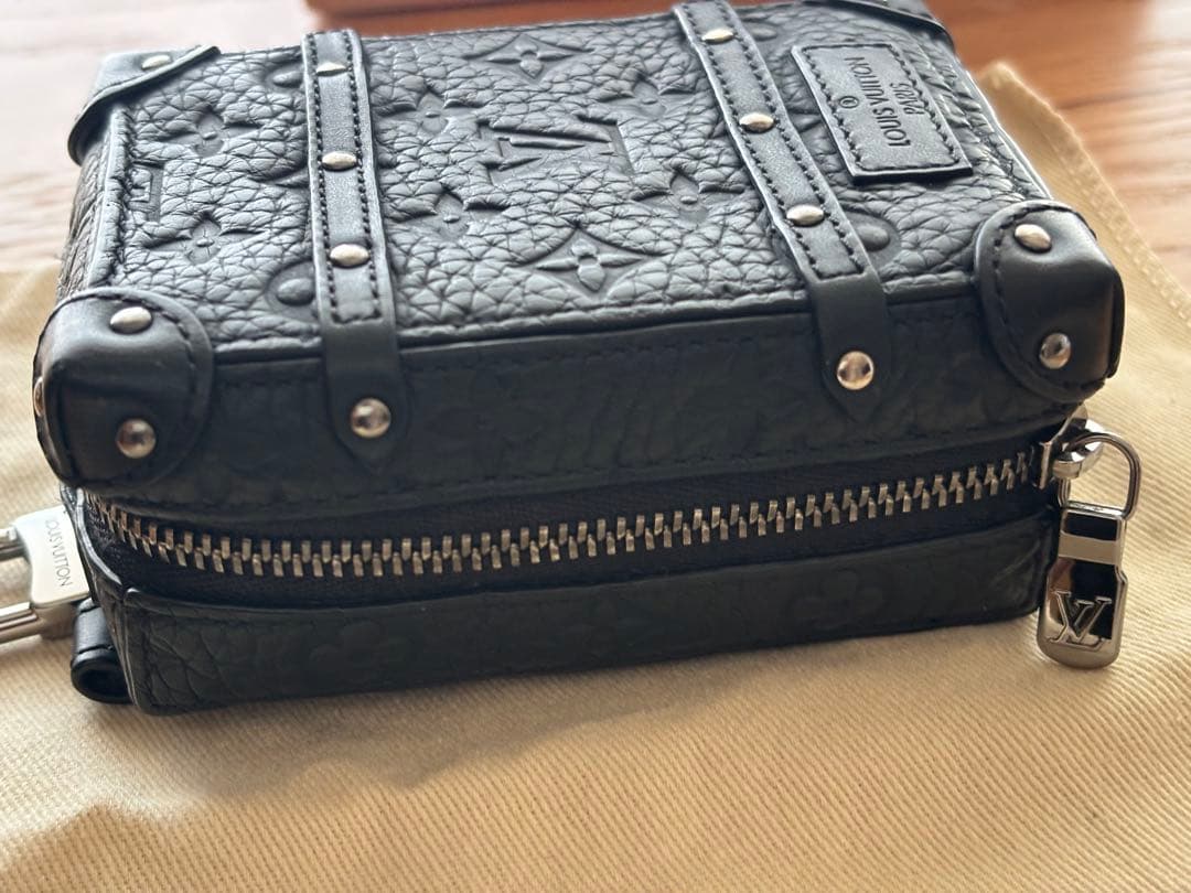 ルイヴィトン トリヨン クレ バックパック トランク M00850 キーリング