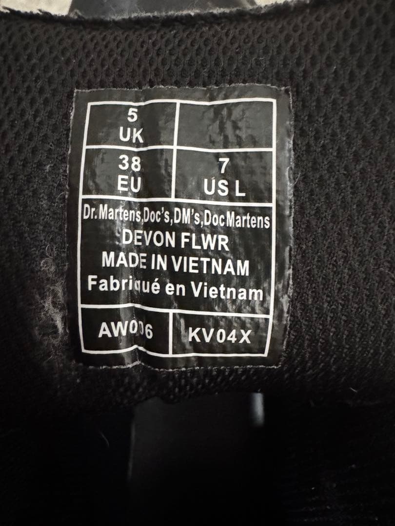 ドクターマーチン Dr.Martens Devon Flower Buckle