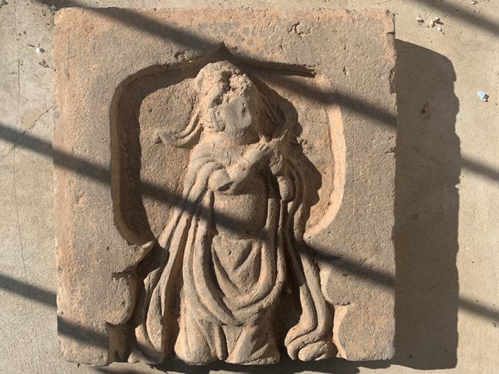 中国唐時代人物彫刻(楽器を演奏する仕女)