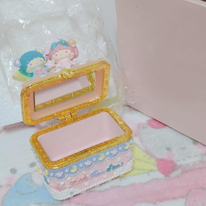 サンリオ　キキララ　ミラー付き　小物入れ　宝石箱　パフポフ