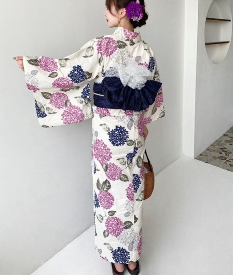 moment＋ 紫陽花柄 浴衣3点セット（ゆかた・帯2本）