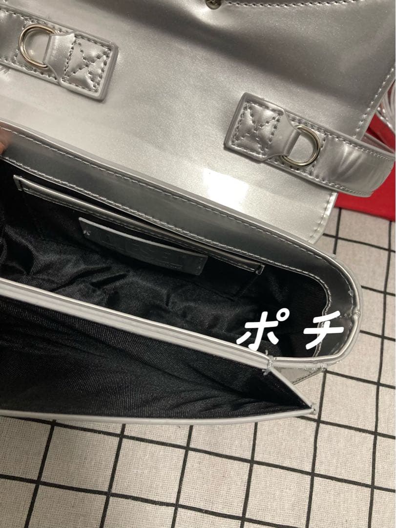 DIESEL シルバーショルダーバッグ