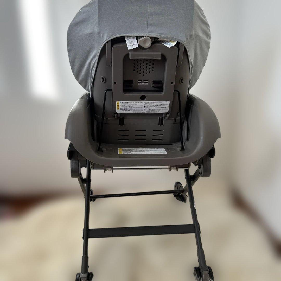 Combi ネムリラ　手動スウィングベッド＆ハイローチェア