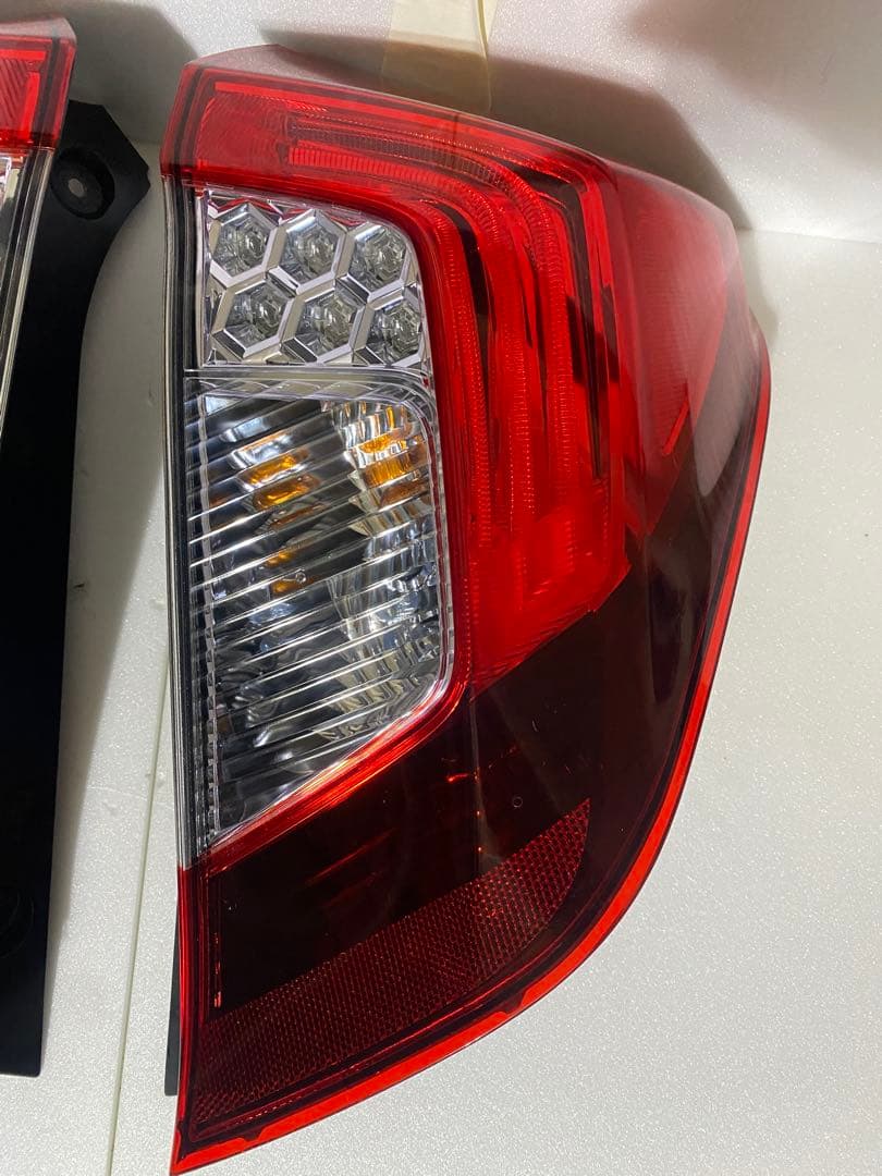 ホンダ フィット GK3 GK4 GK5 GK6 純正テールランプ 4点セット