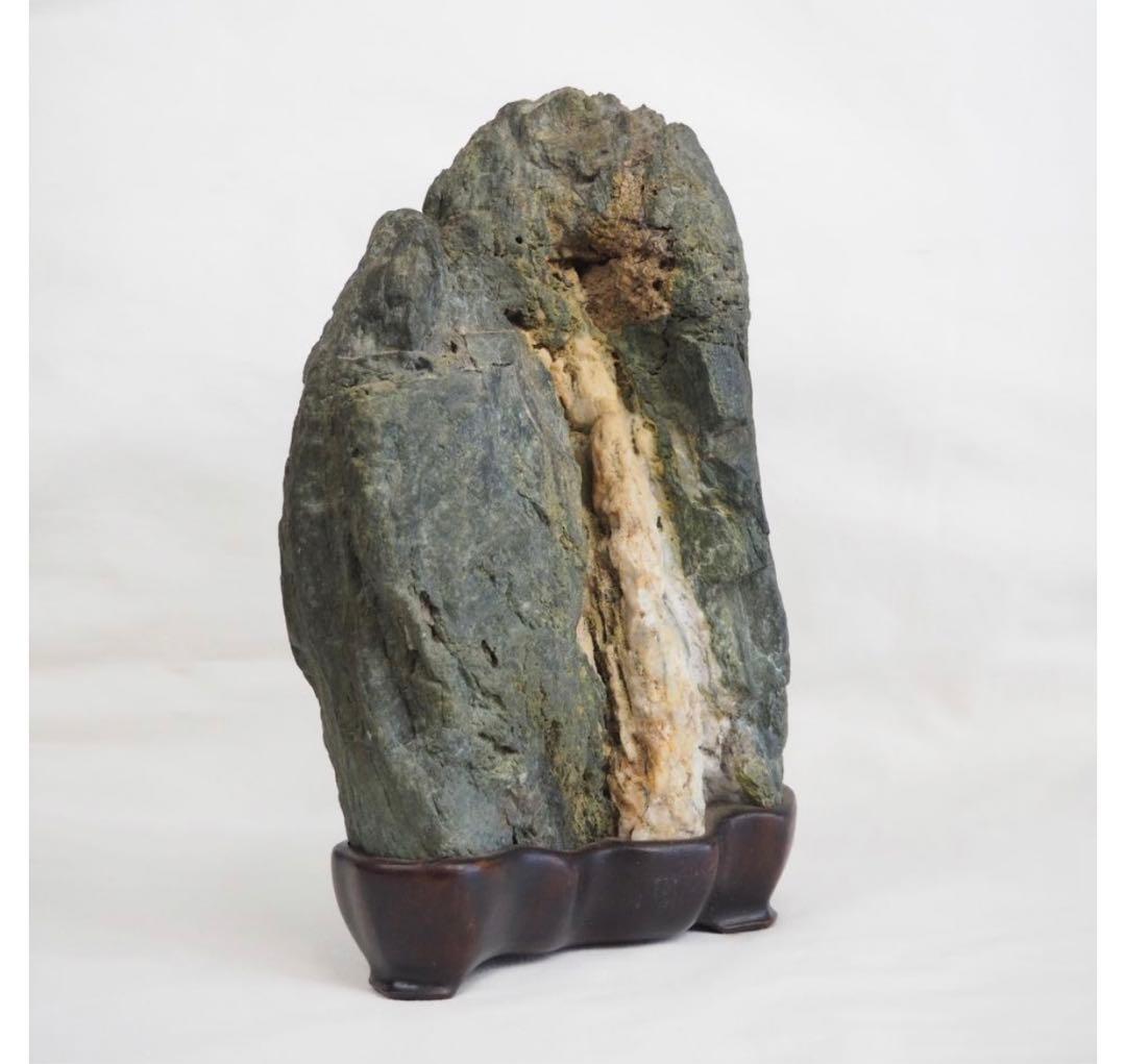 送料無料　水石愛好家蔵品放出　滝ある安部川石★大珍品★天然石・遠山石　唐木台座