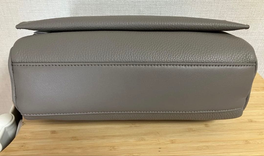 ビアズリー beardsley⭐︎レザーボディバッグ