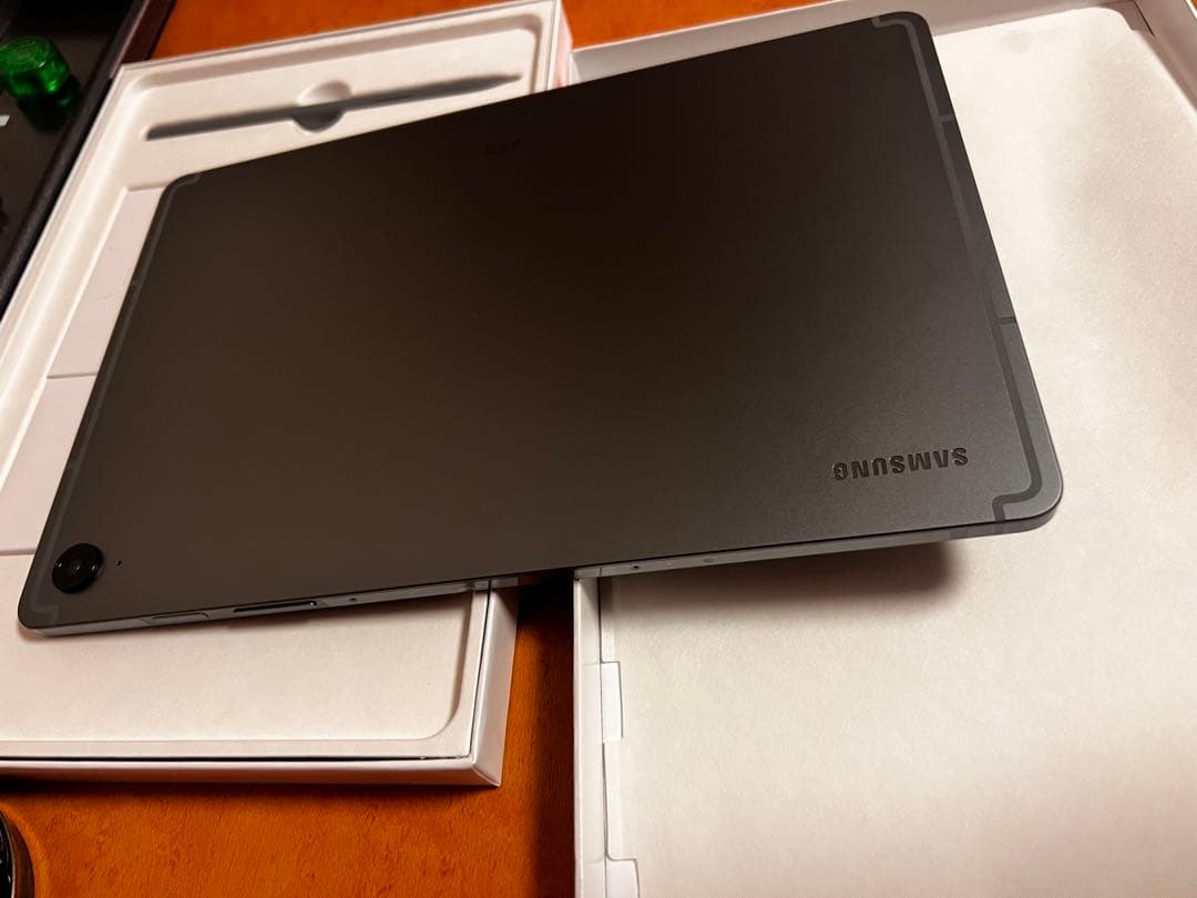Samsung Galaxy Tab S9 FE (グレー)