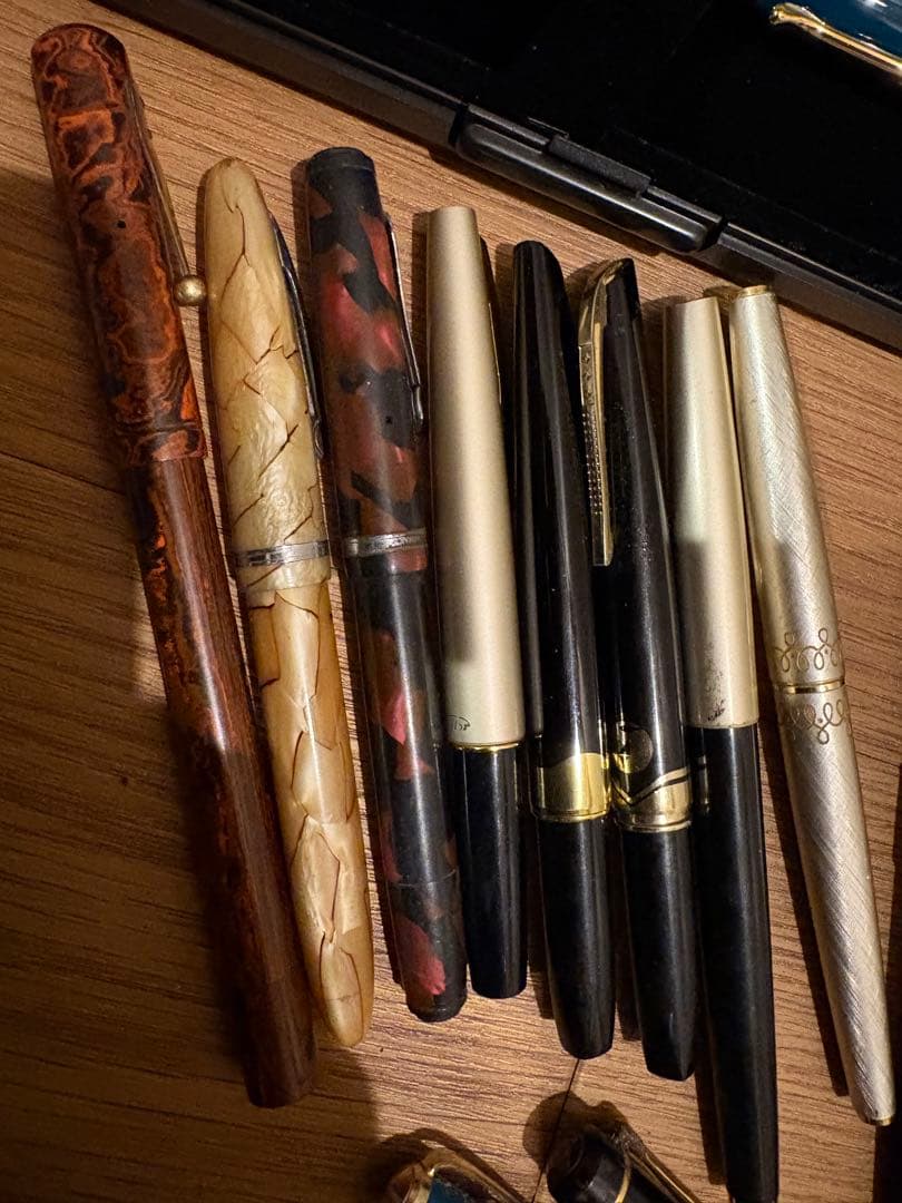 d*3様 万年筆　まとめ29本　モンブラン　シェーファー　プラチナ　ペリカン　パ