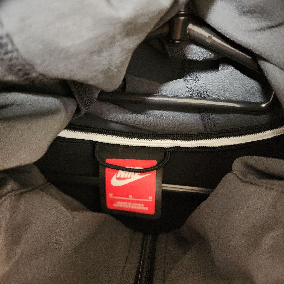 ぐ*ー様 NIKE テックウィンドランナー Mサイズ グレー/ブラック