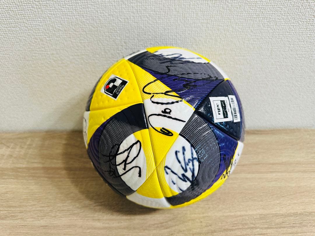 ベガルタ仙台　選手サイン入り　サッカーボール