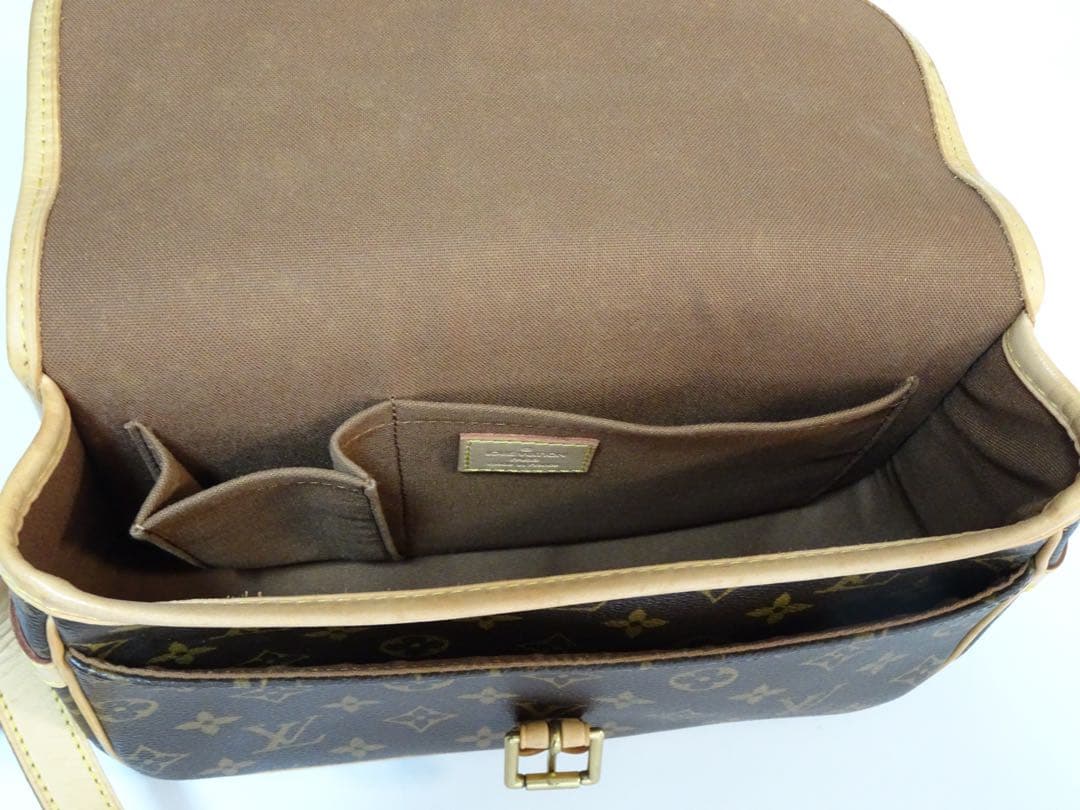 Louis Vuitton モノグラム ショルダーバッグ　ソローニュ