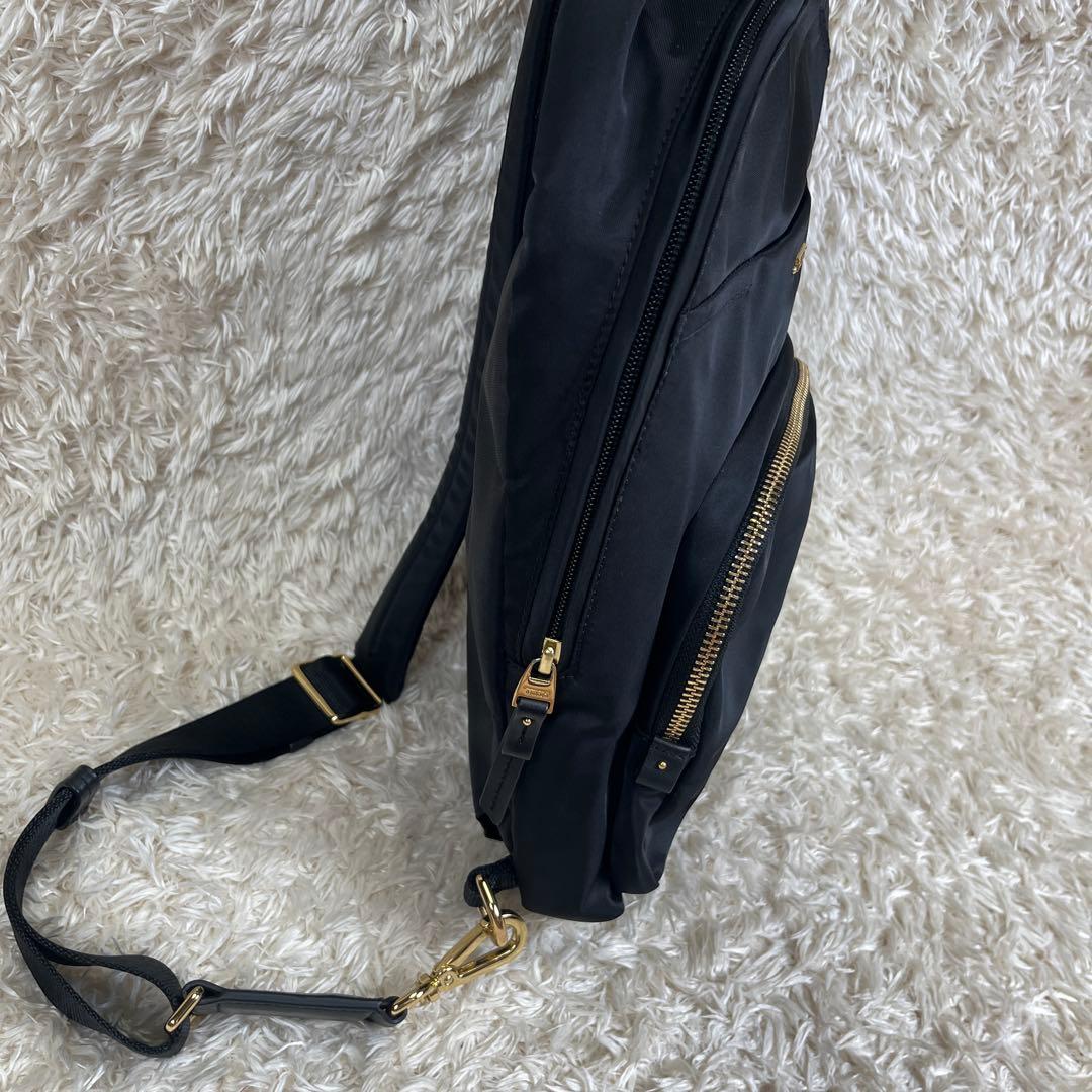 美品✨TUMI トゥミ　ナイロン　クロス　ボディバッグ　ゴールド金具