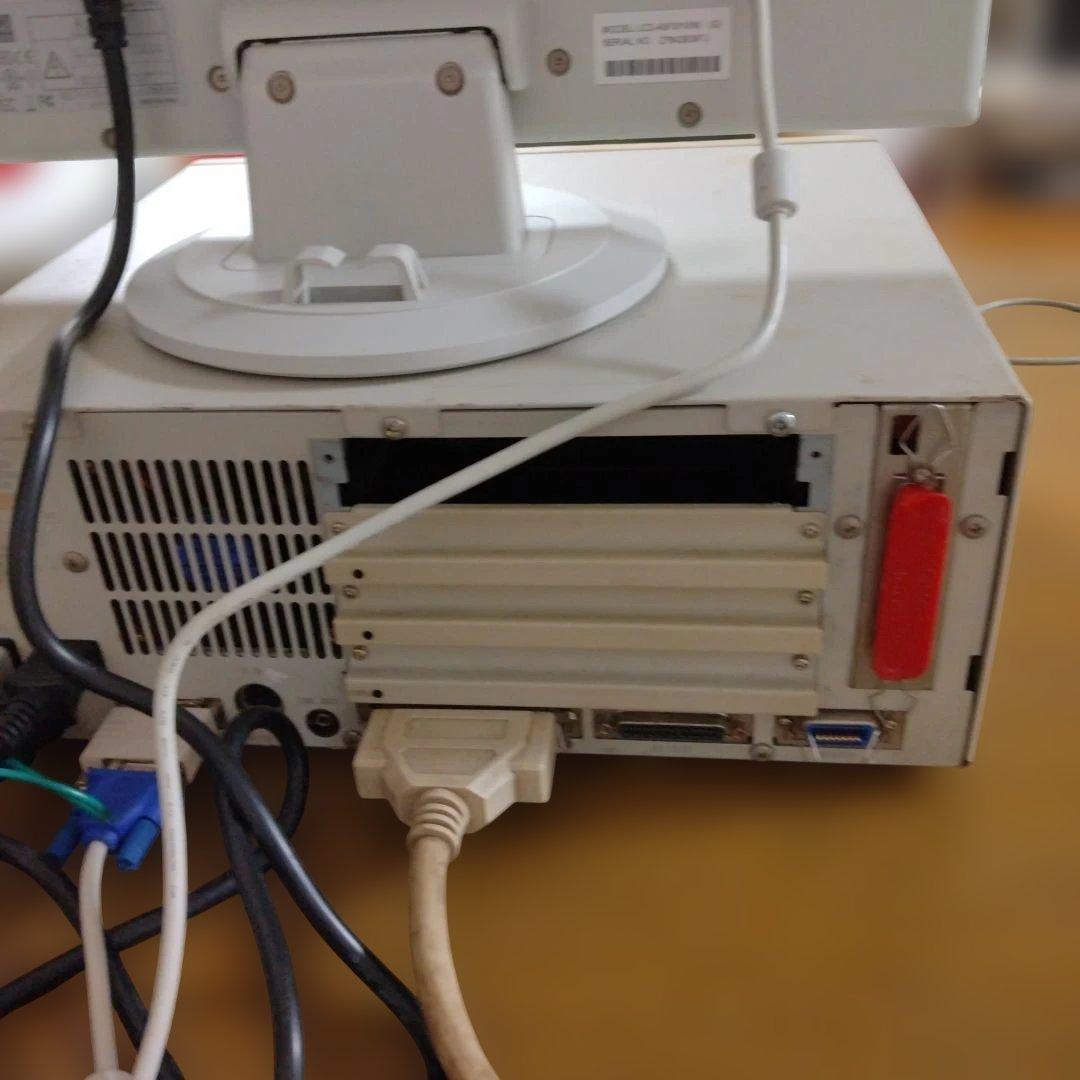■NEC PC-9801DA/U5 ハードディスク内蔵、モニター、キーボード付