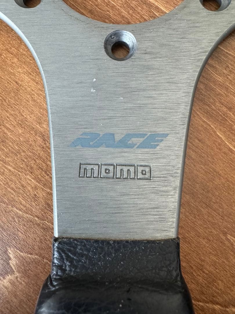 MOMO RACE TYP D35 ステアリング 直径35センチ