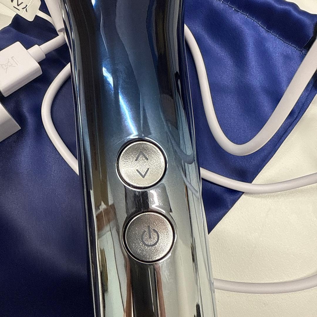 るか/プロフ確認必須 YAMAN 美顔器 充電器付き シルバー