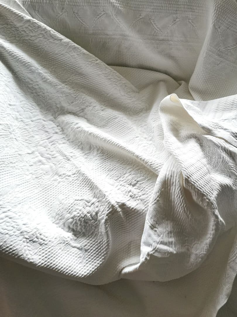 アンティークピケドプロヴァンス 超大判スカラップキルト薔薇＆麦＆花器トラプント風