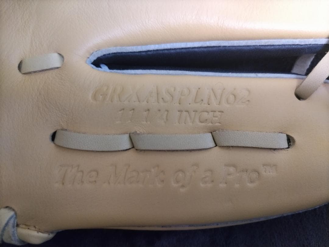 ローリングス内野手用グローブ