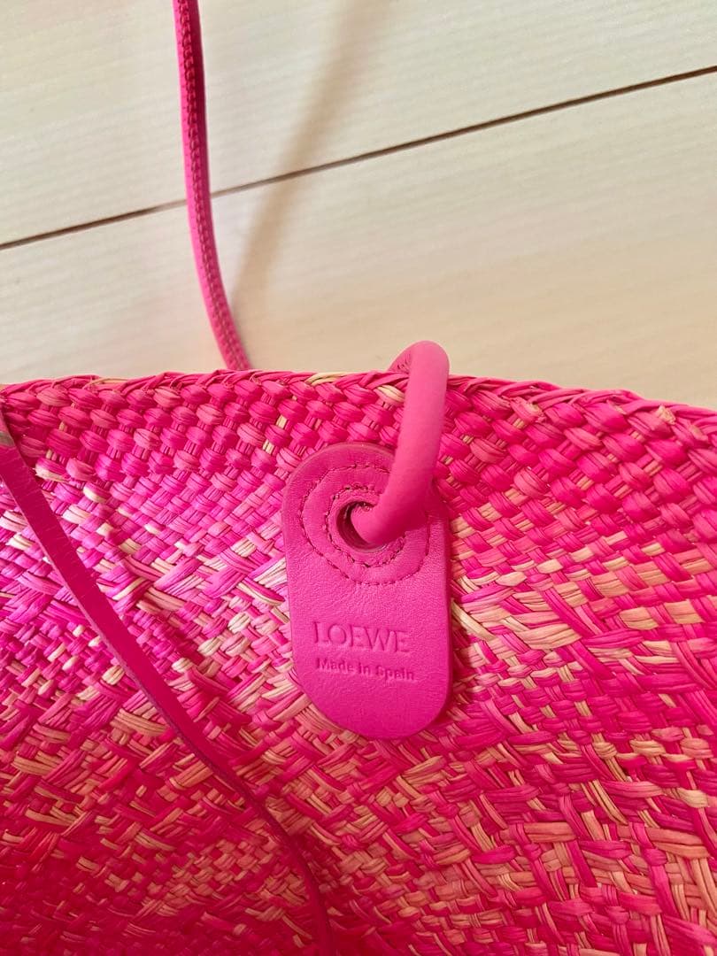 新品⭐︎美品⭐︎即発可⭐︎ロエベLOEWE ストローバッグ ピンク⭐︎かごバッグ