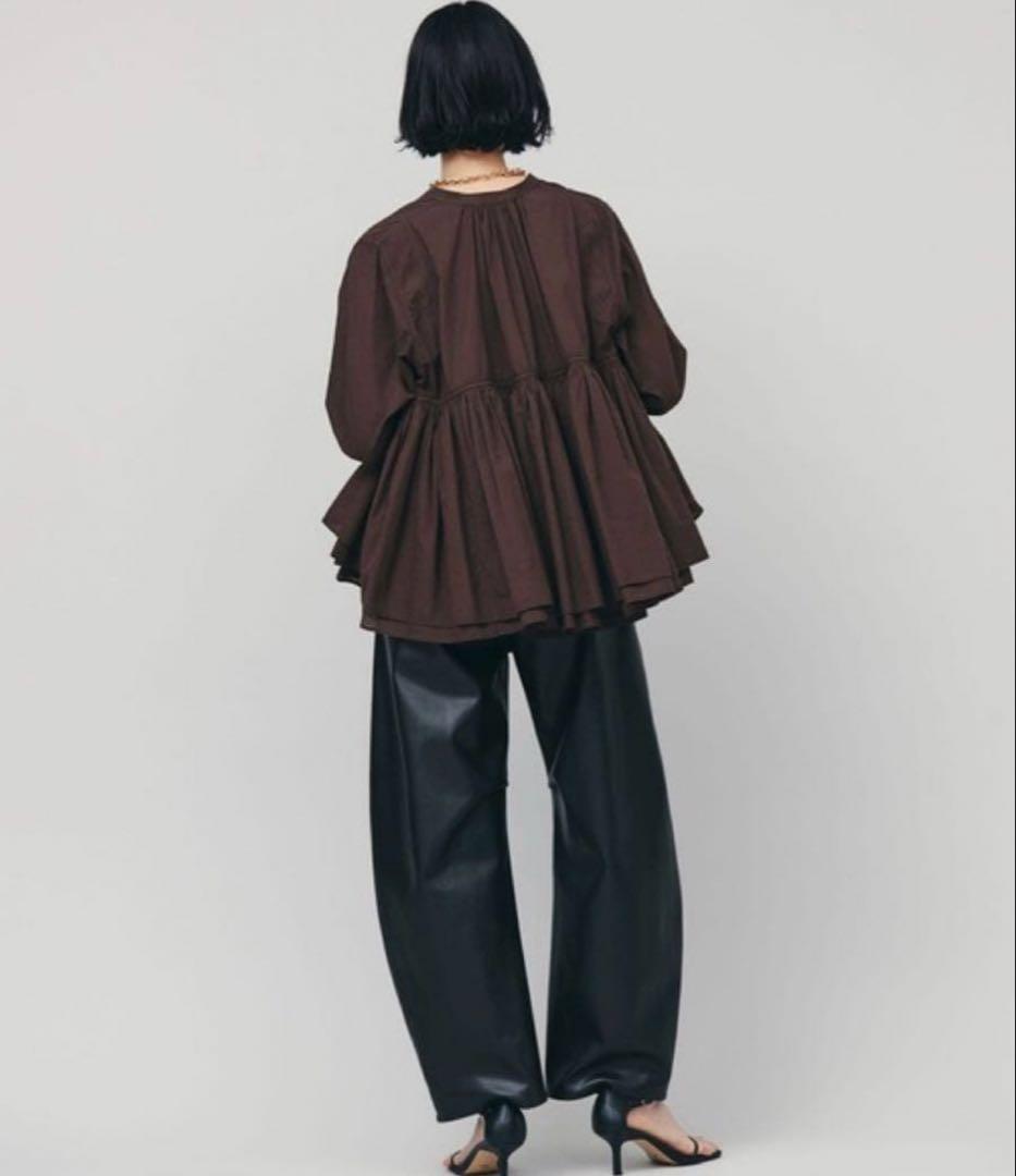 Curensology レイヤードギャザーブラウス ブラウン