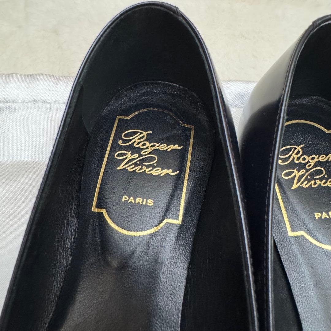 ロジェヴィヴィエ　パンプス フラットパンプス ベル ヴィヴィエ パテントレザー