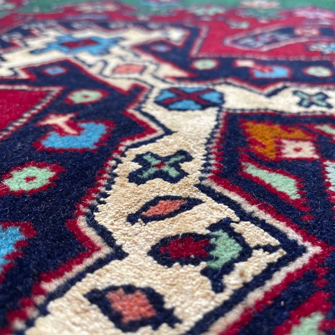 手織りペルシャ絨毯　新品　ウール&シルク　コルドグーチャン産　204×136cm