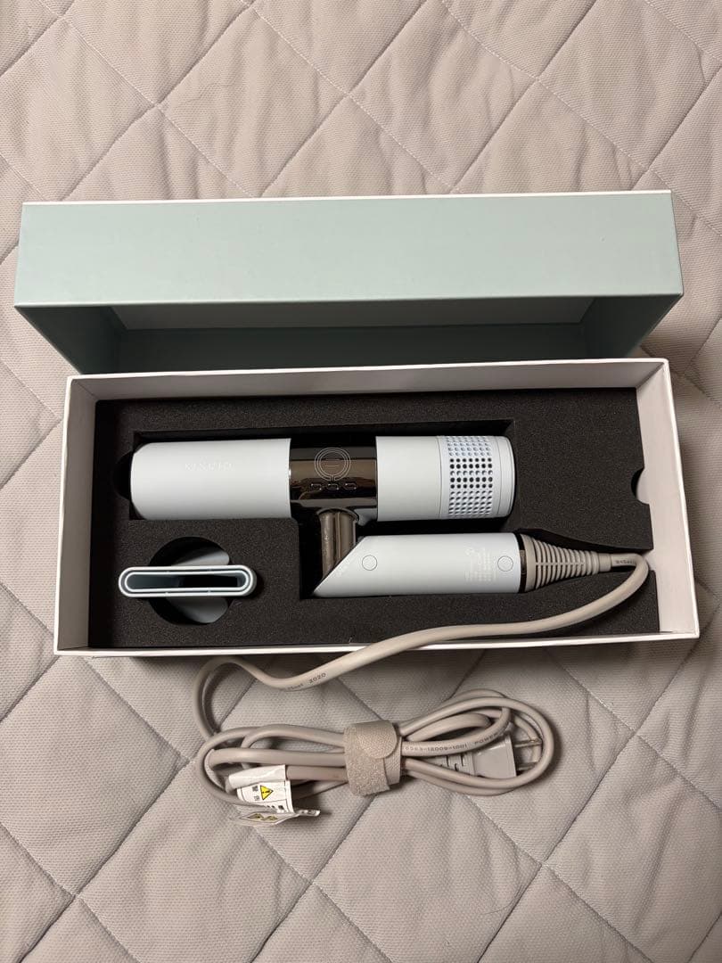 ※ベイキチ※KINUJO ヘアドライヤー R102 1250W