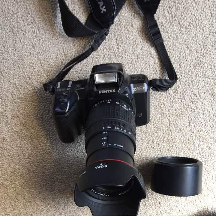 ペンタックス一眼レフカメラ28mmー200mm望遠付き