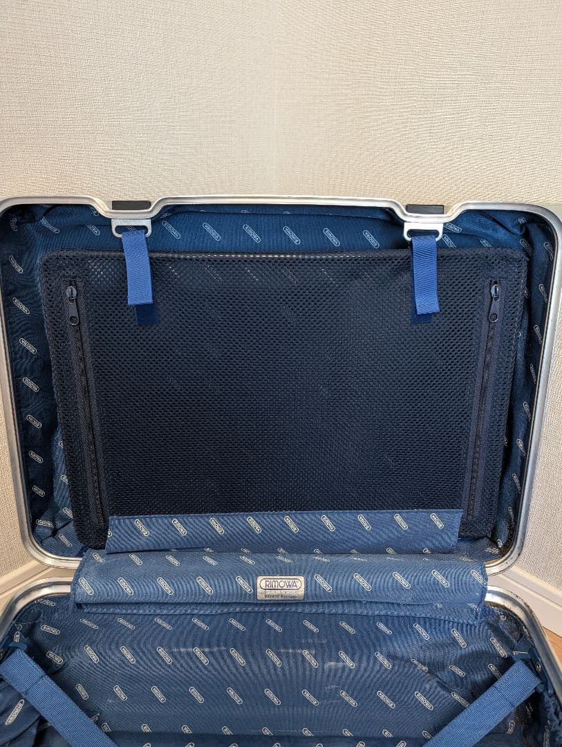 リモワ (RIMOWA) 「トパーズ (Topas)」キャビントローリー 32L