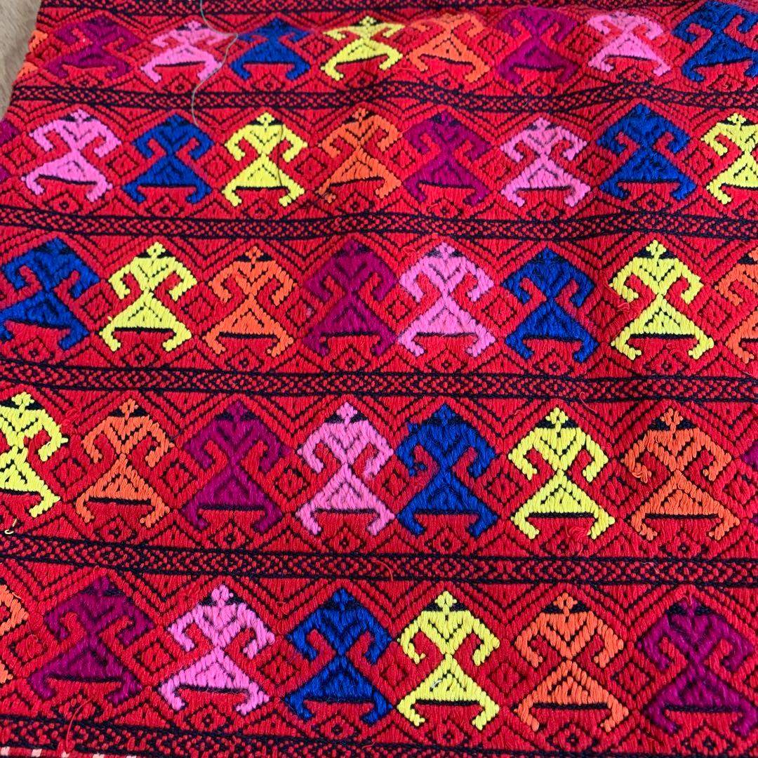 少数民族衣装　工芸品　刺繍スカート　スカート　中国国境