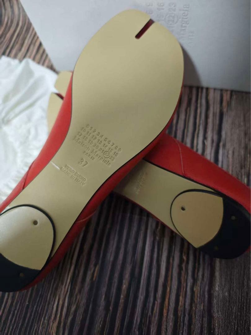 美品メゾンマルジェラ 足袋 タビ Tabi バレエ 赤 レッド37