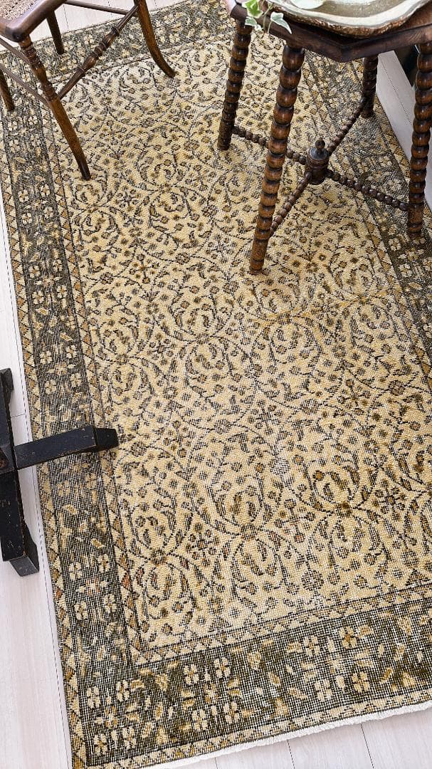 トルコ ヴィンテージラグ A130 イエロー オリーブグリーン オーバーダイラグ