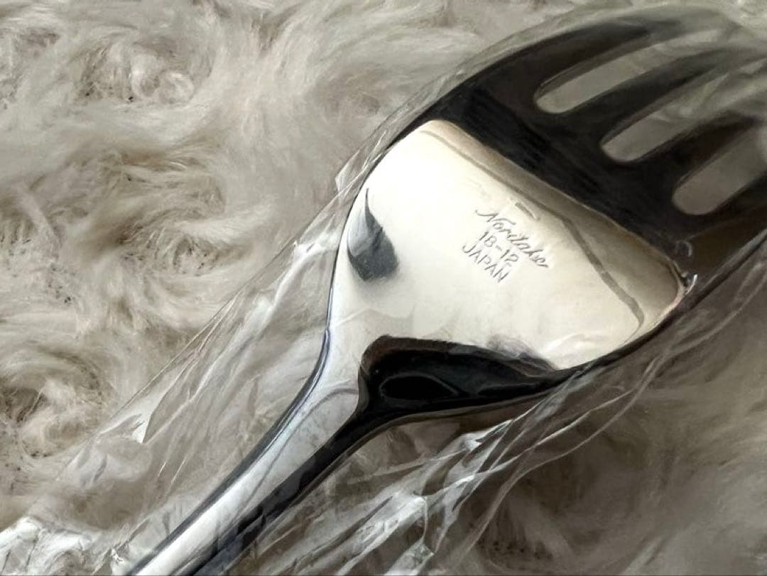 ノリタケ ボーンチャイナ　カトラリーセット　金彩　ディナーセット〈９本セット〉