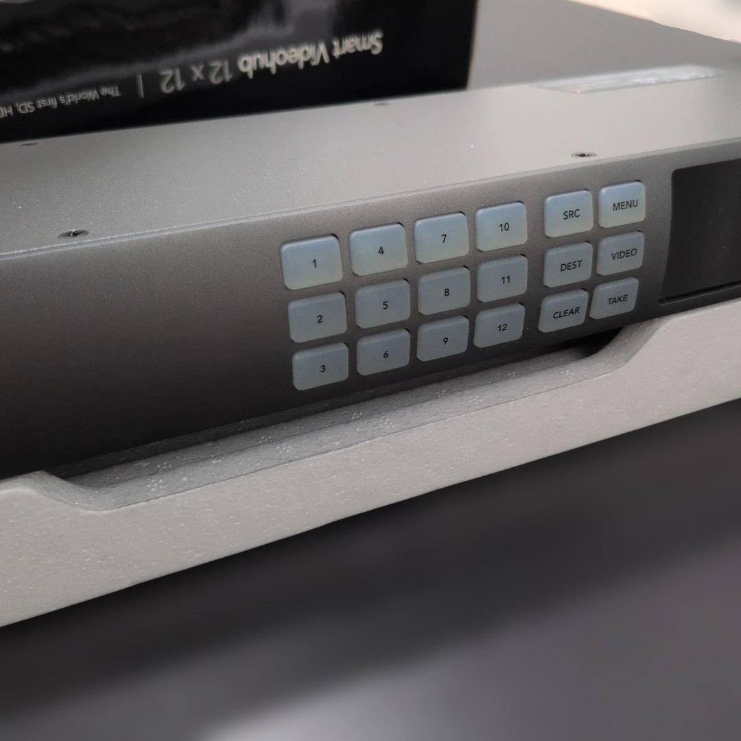 分配器・切替器 Blackmagicdesign Smart Videohub 12x12