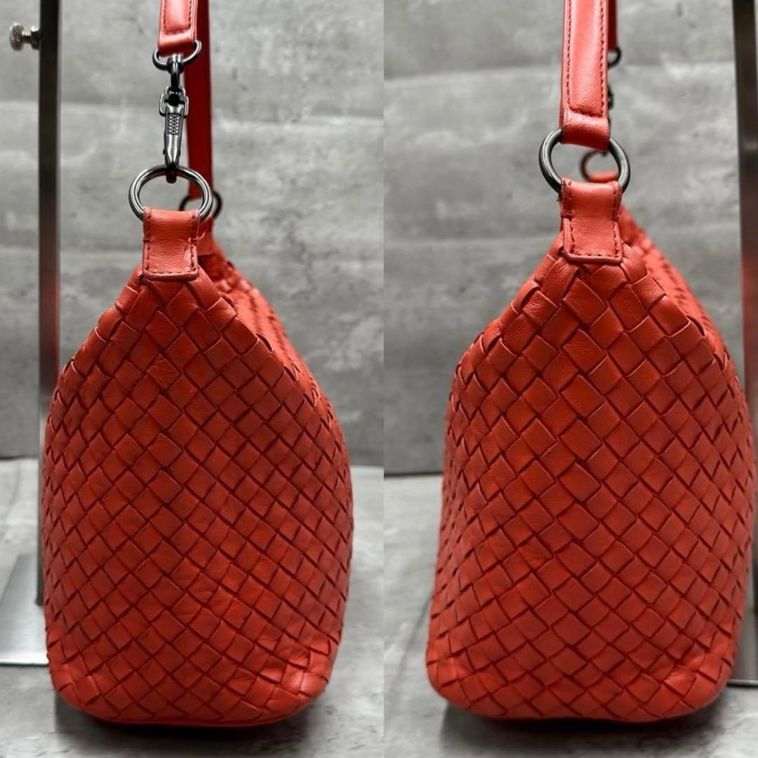 ボッテガヴェネタ イントレチャート ワンショルダーバッグ オールレザー 本革