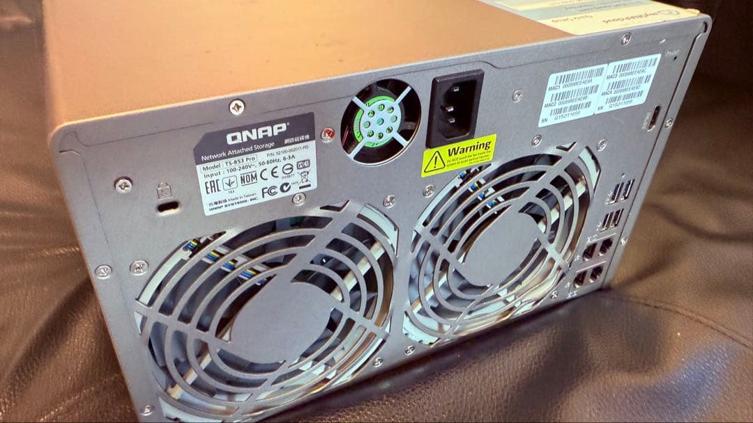 ジャンク QNAP TS-853 Pro 8ベイ NAS 8GBメモリ部品取りに